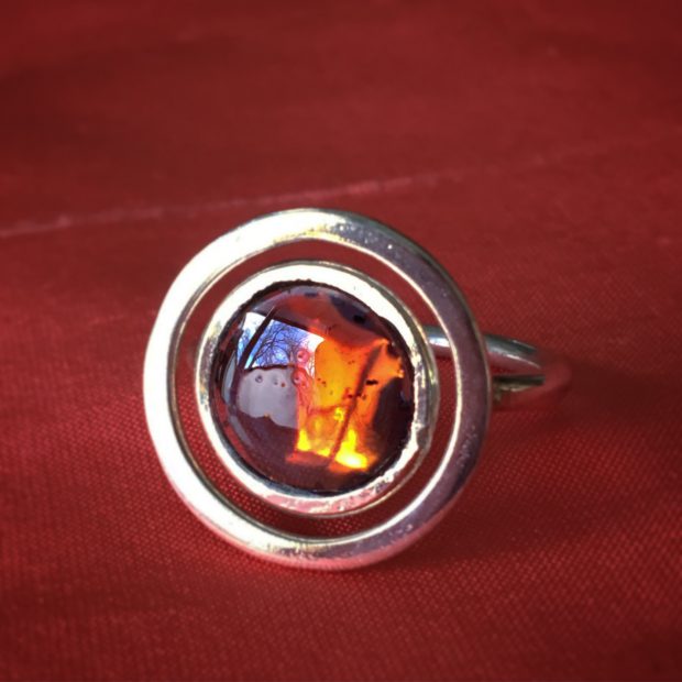 00332 Bague argent 925 et résine opalescente