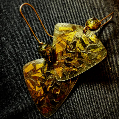 492 Boucles d’oreilles argent oxydé et feuille d’or, perles de Murano